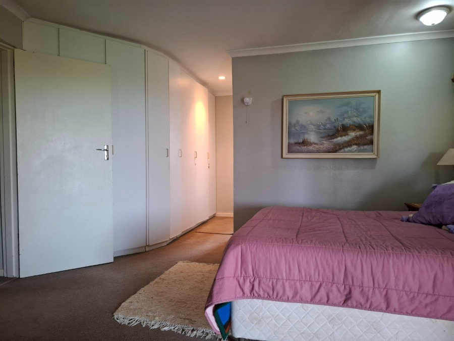 4 Bedroom Property for Sale in Wavecrest Eastern Cape